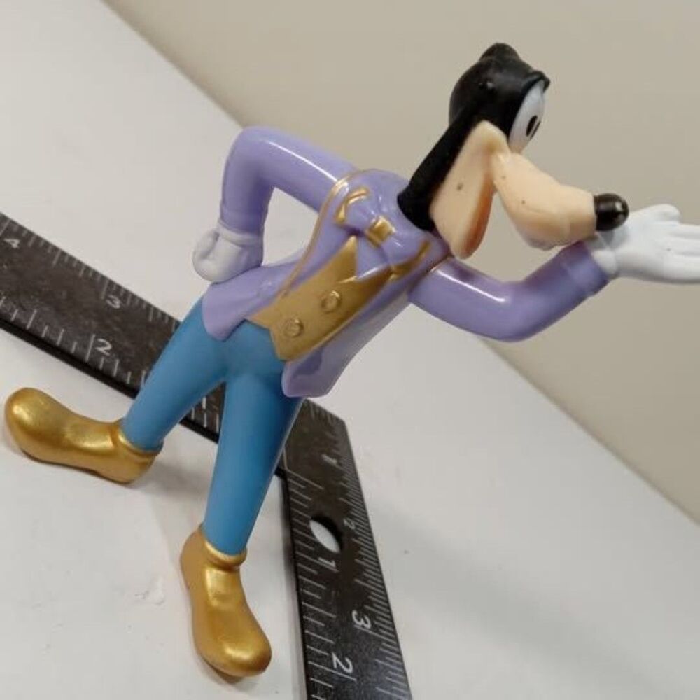 Disney McDonald's Goofy 2021 Figure